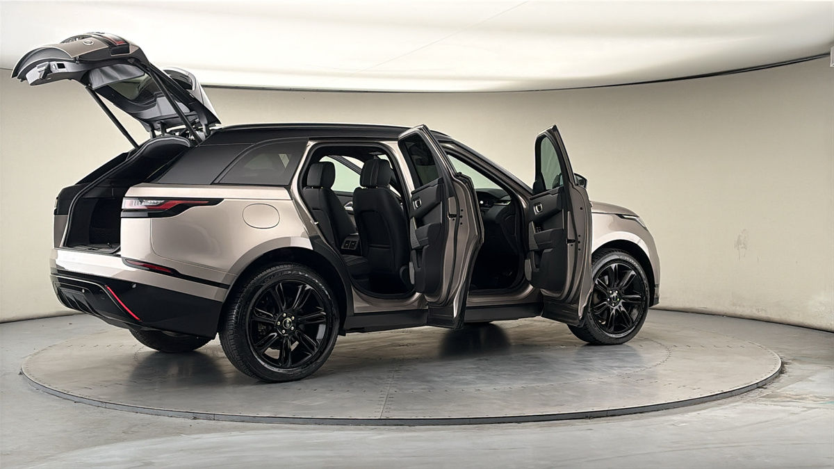 More views of Land Rover Range Rover Velar