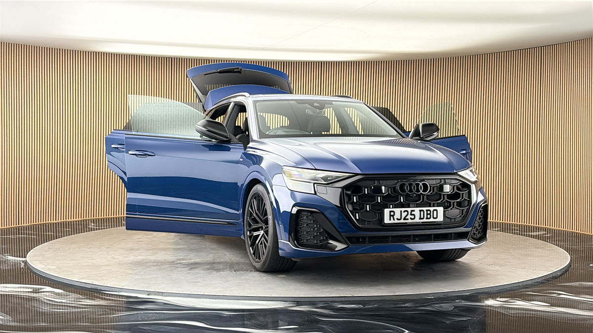 More views of Audi Q8