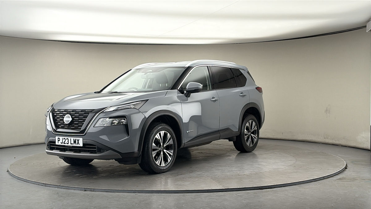 More views of Nissan X-Trail