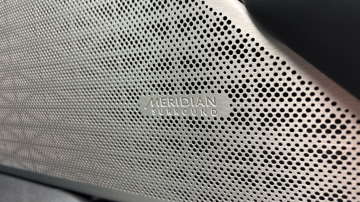 Land Rover Range Rover Velar Image 25