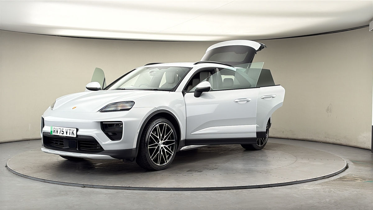 More views of Porsche Macan