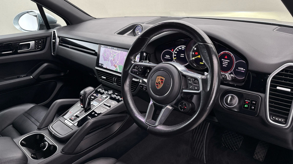 Porsche Cayenne Image 5