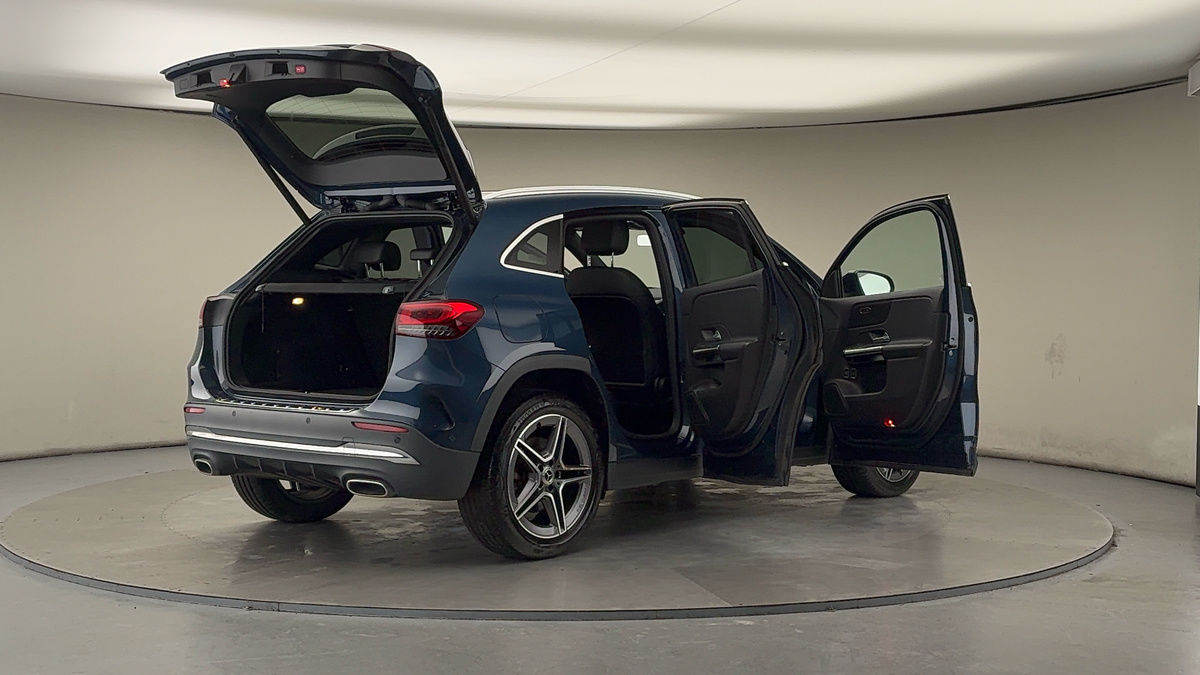 More views of Mercedes-Benz GLA