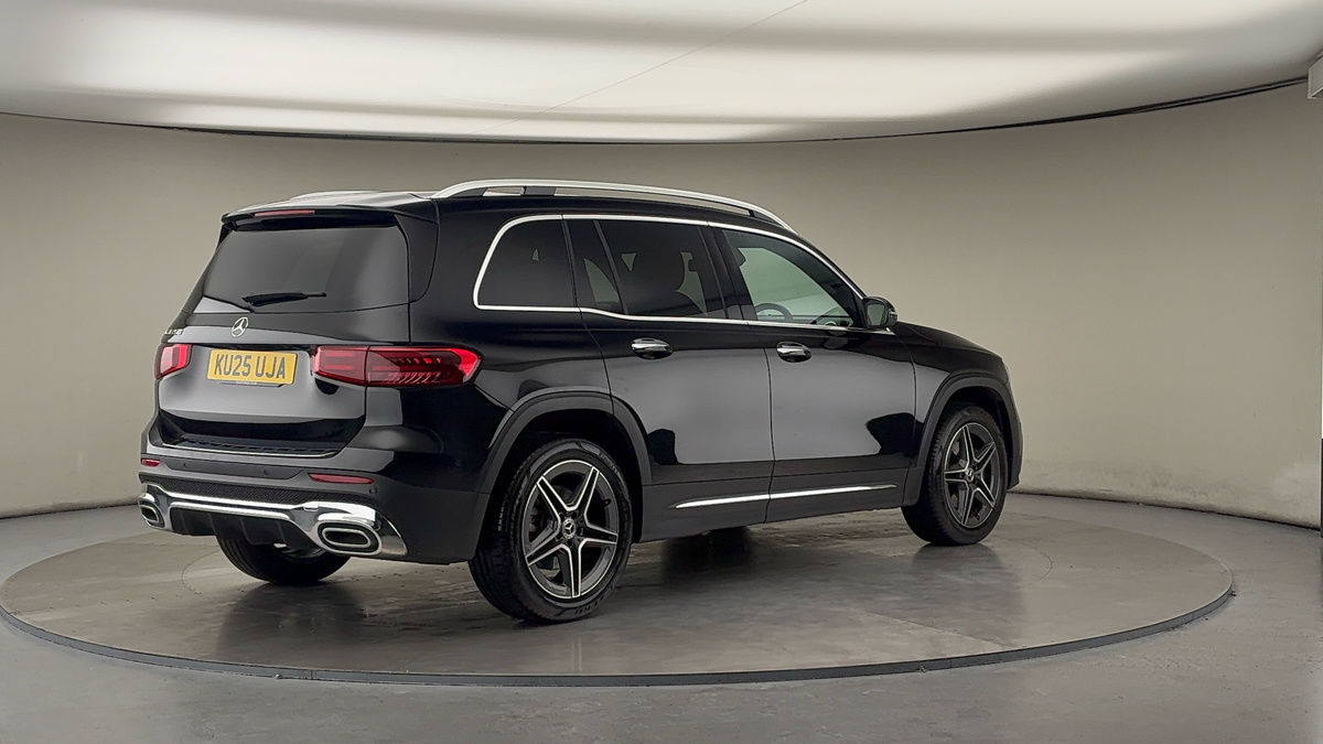 Mercedes-Benz GLB Image 21