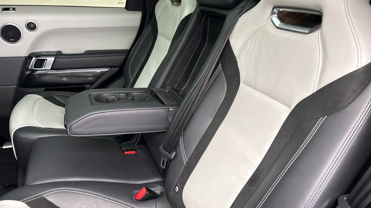 Land Rover Range Rover Sport Image 9