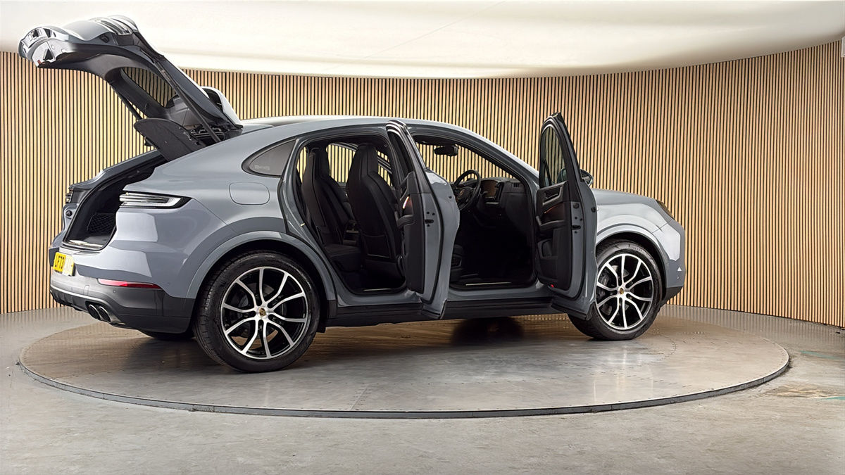 More views of Porsche Cayenne