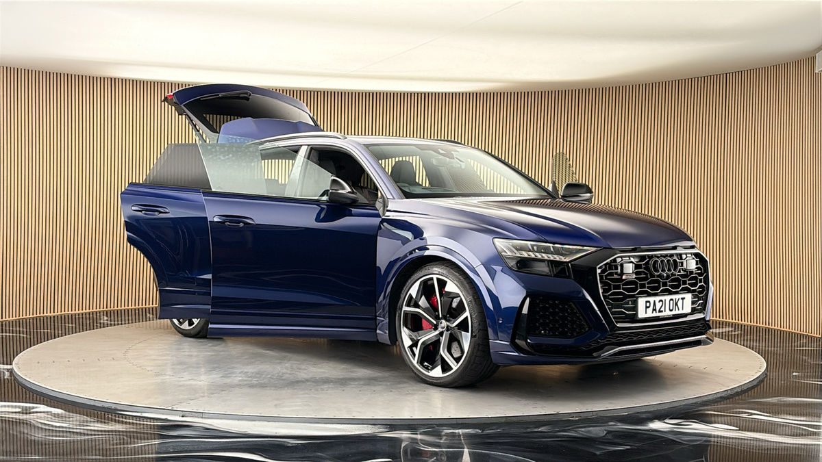 More views of Audi RSQ8