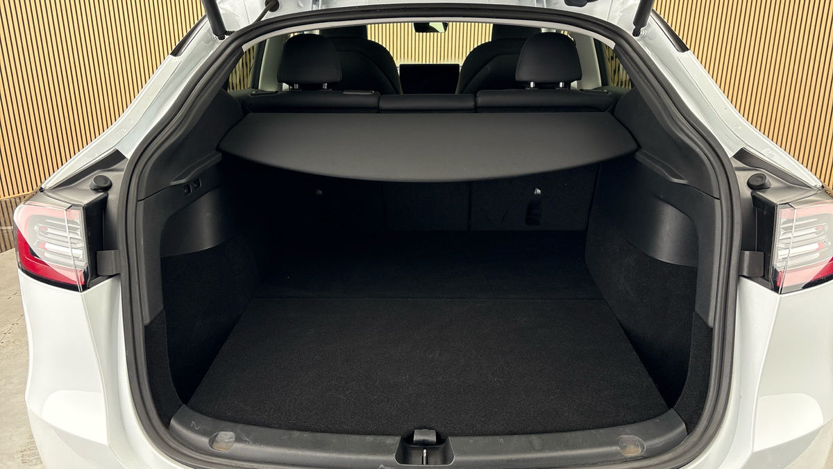 Tesla Model Y Image 11