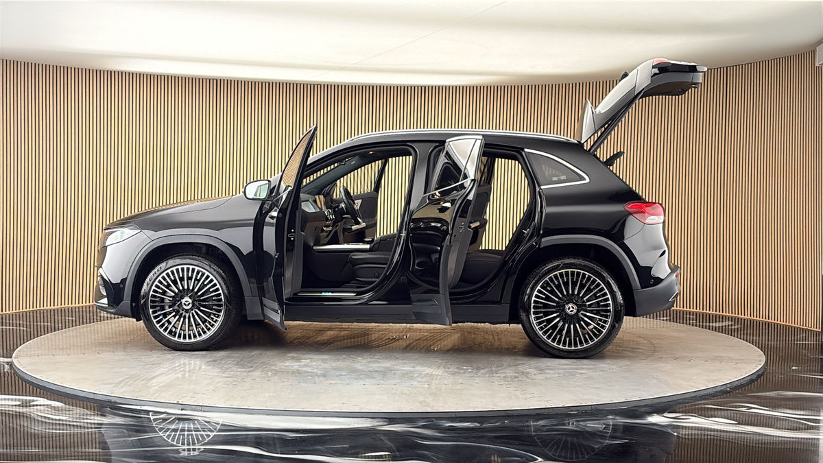 More views of Mercedes-Benz EQA