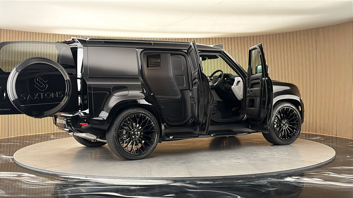 More views of Land Rover Defender 110