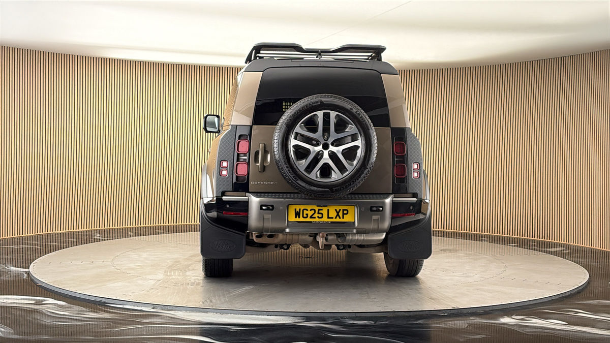 More views of Land Rover Defender 90