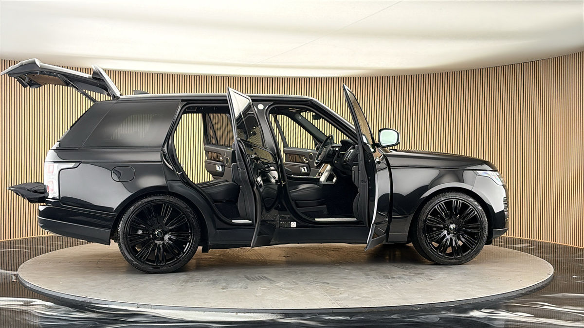 More views of Land Rover Range Rover