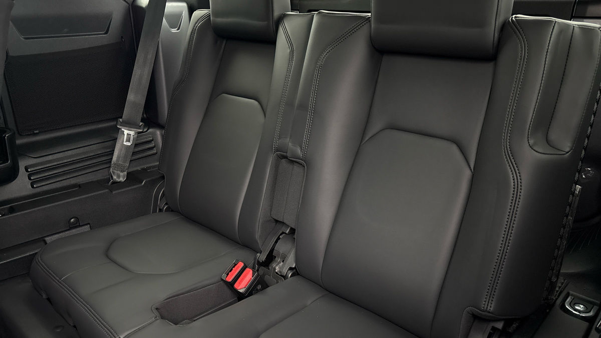 Land Rover Defender 110 Urban Image 28