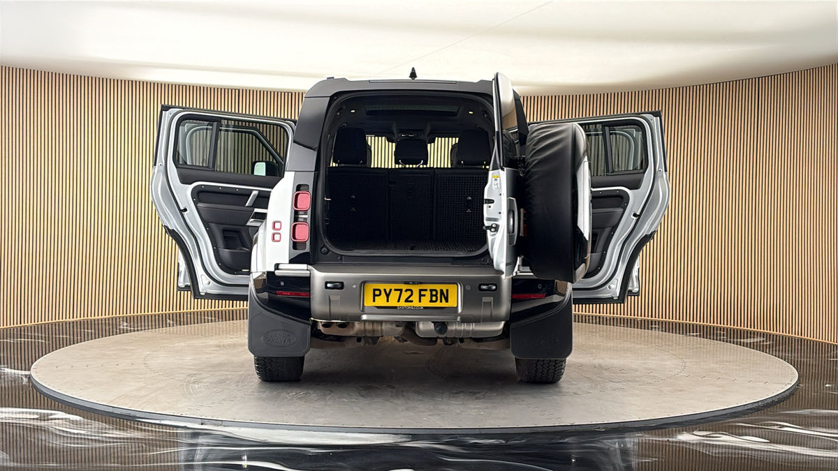 More views of Land Rover Defender 110