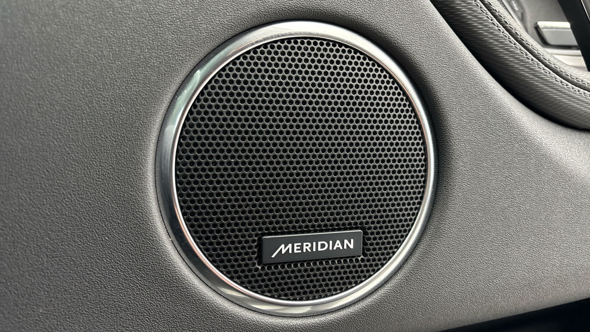 Land Rover Discovery Sport Image 25