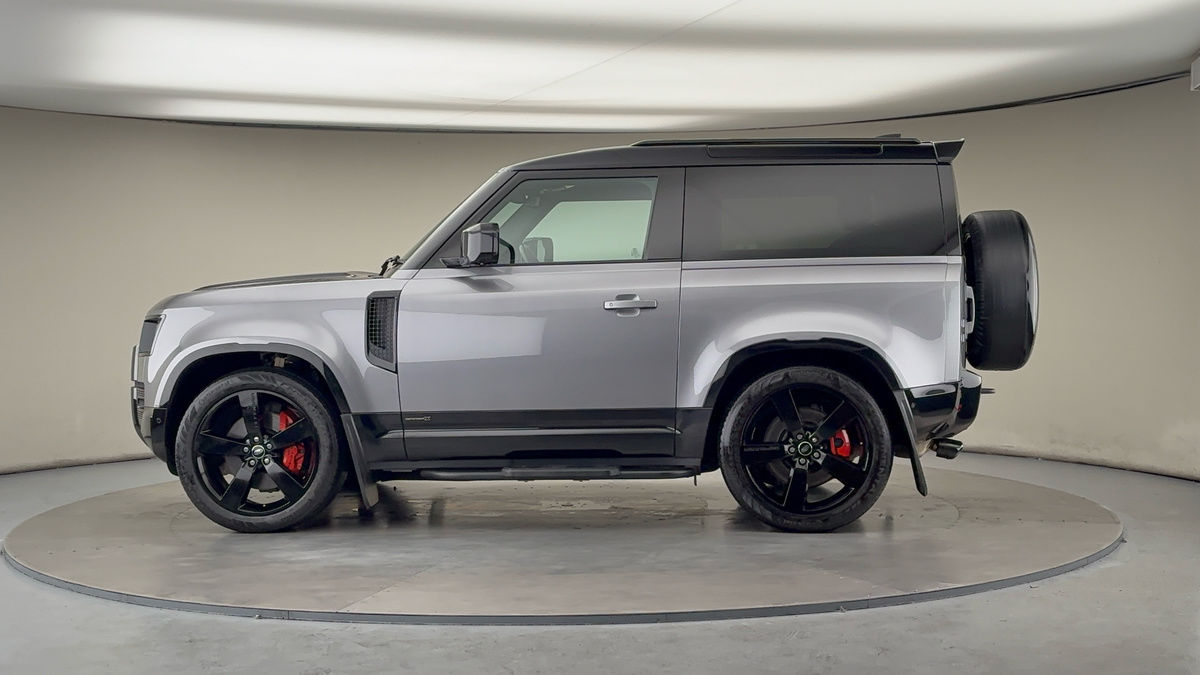 More views of Land Rover Defender 90