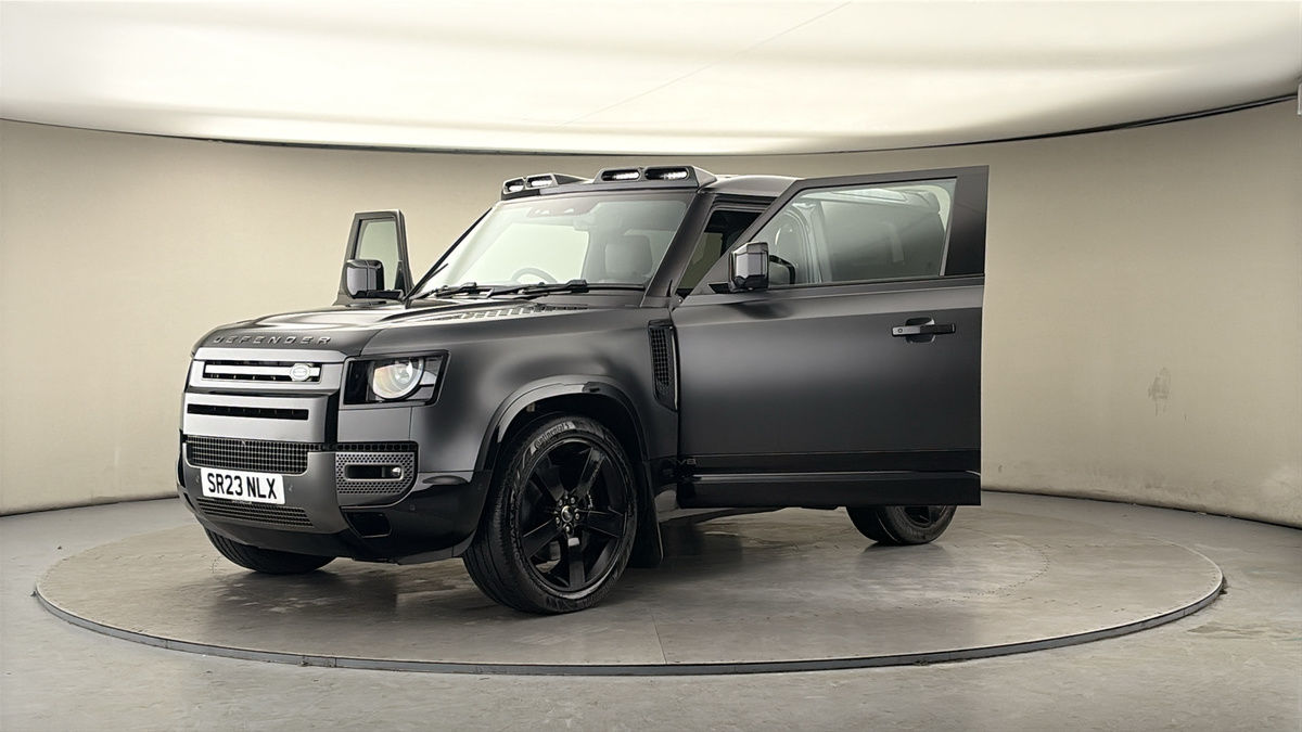 Land Rover Defender 90 Image 22