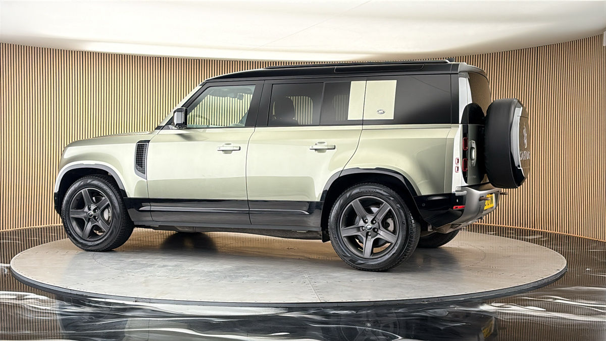 More views of Land Rover Defender 110