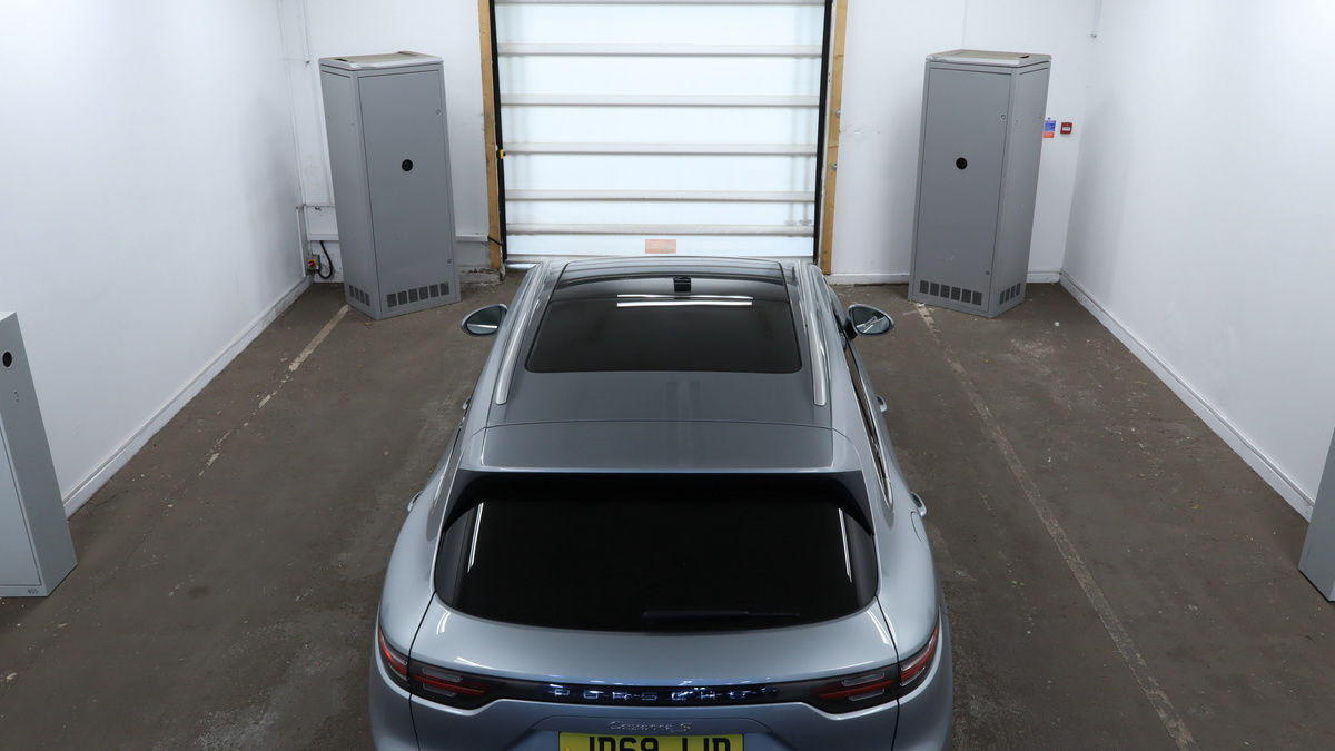 Porsche Cayenne Image 8