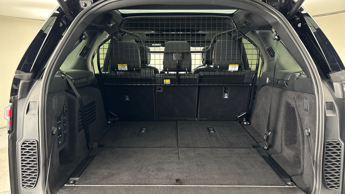 Land Rover Discovery Image 11