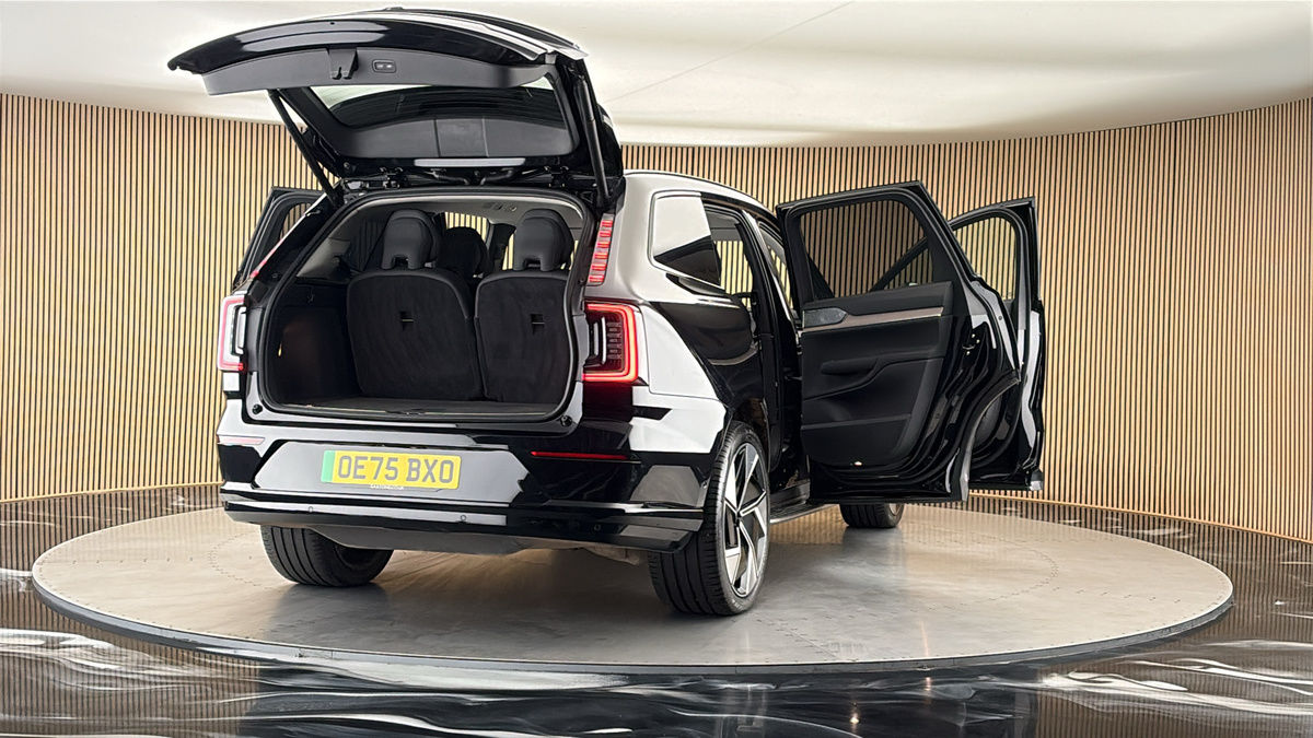 More views of Volvo EX90