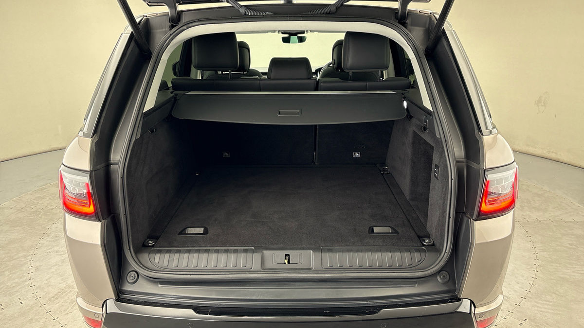 Land Rover Range Rover Sport Image 11
