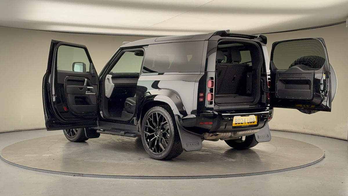 More views of Land Rover Defender 90