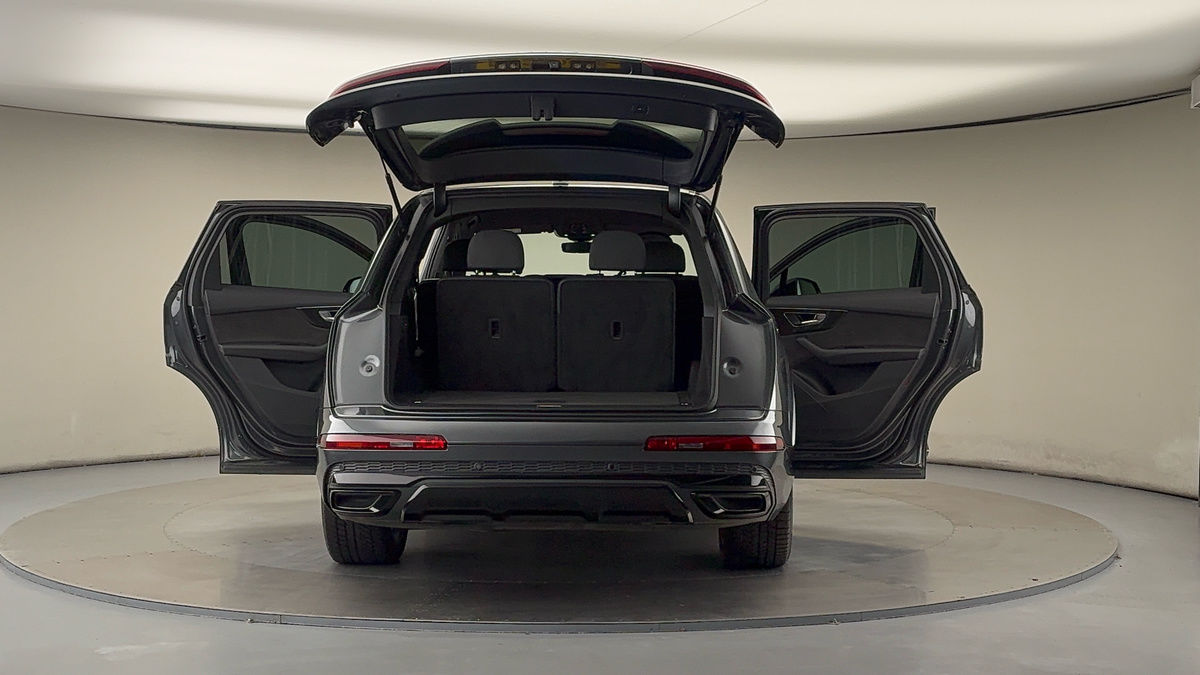 More views of Audi Q7