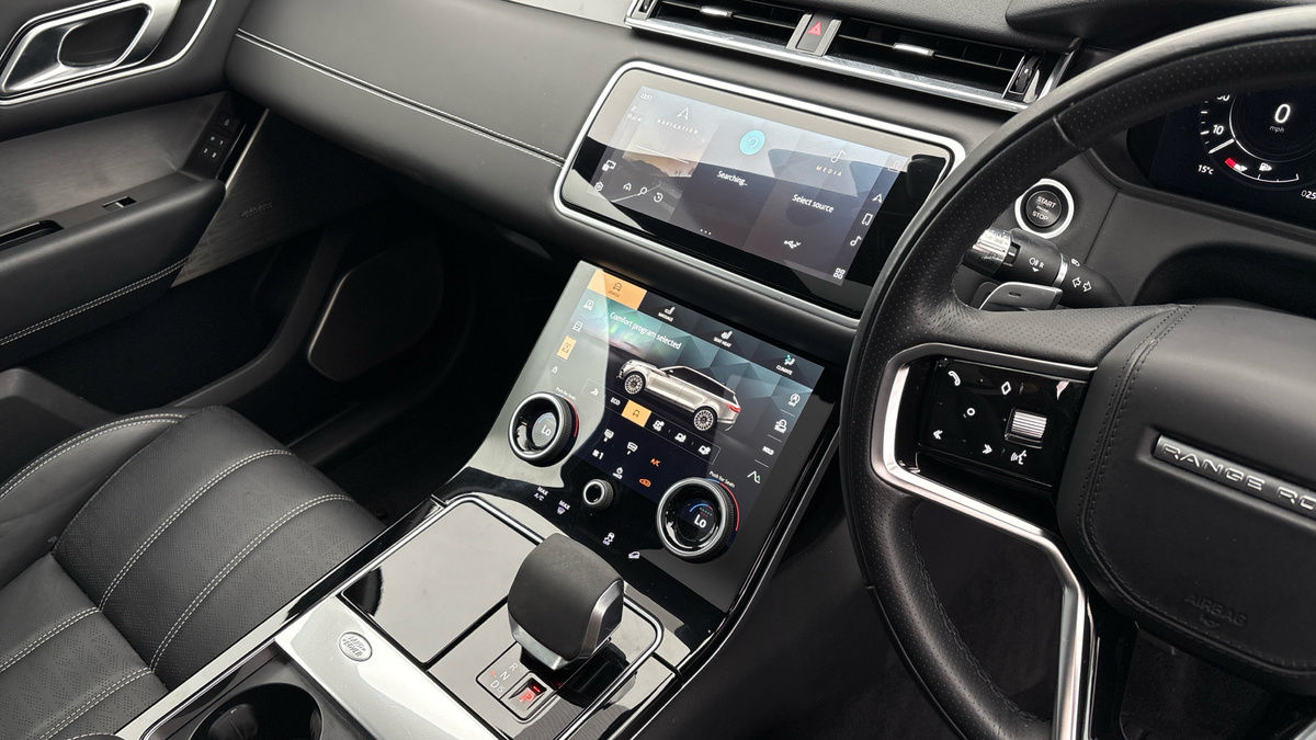 Land Rover Range Rover Velar Image 18