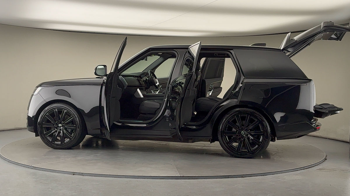 More views of Land Rover Range Rover