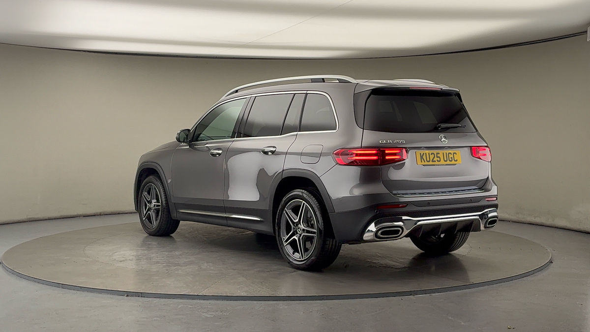 Mercedes-Benz GLB Image 2