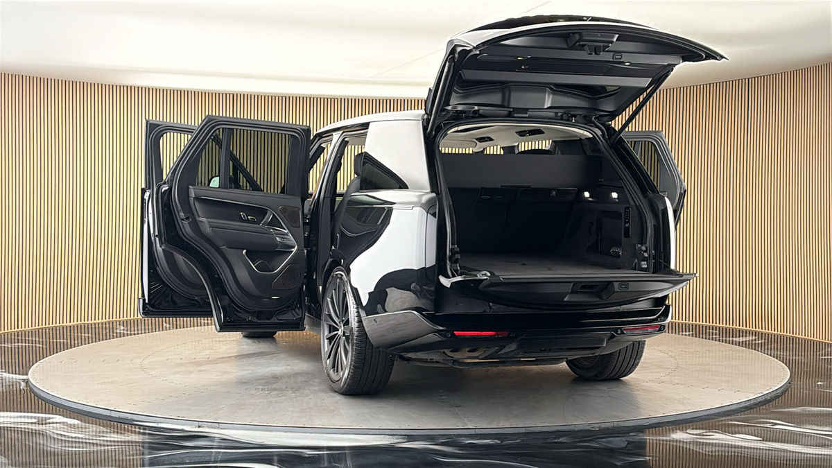 More views of Land Rover Range Rover