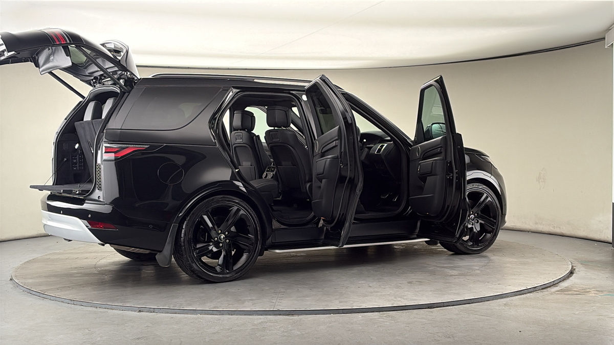 More views of Land Rover Discovery