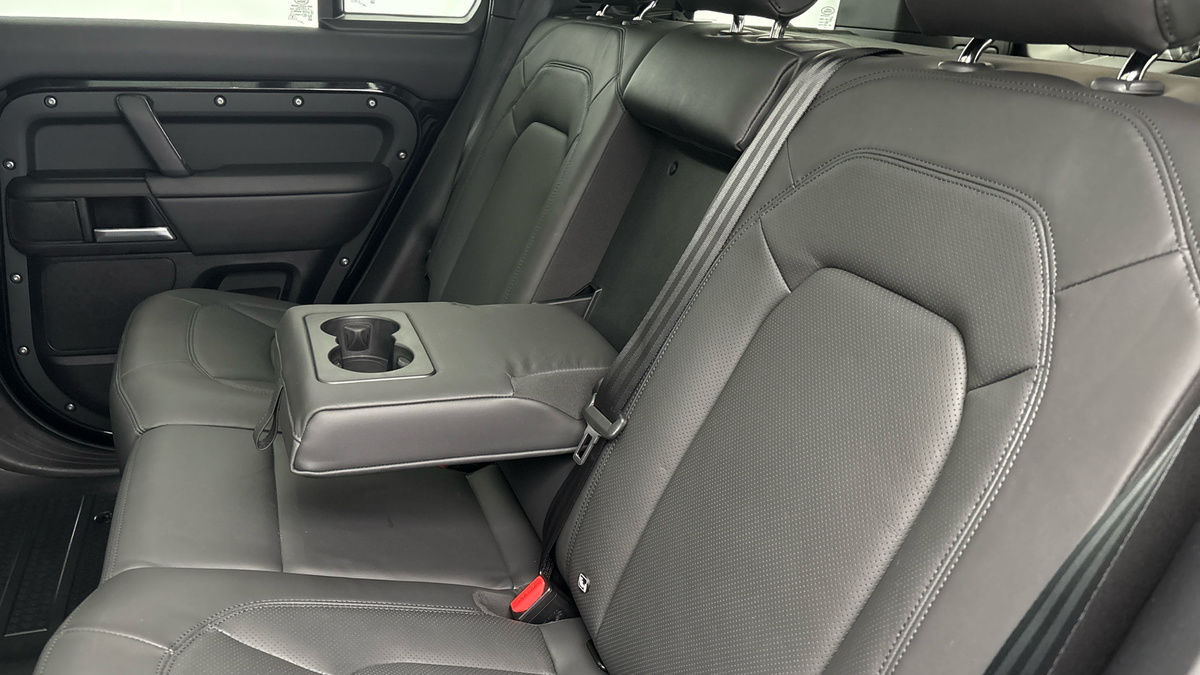 Land Rover Defender 110 Urban Image 9