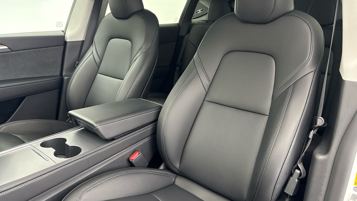 Tesla Model Y Image 7