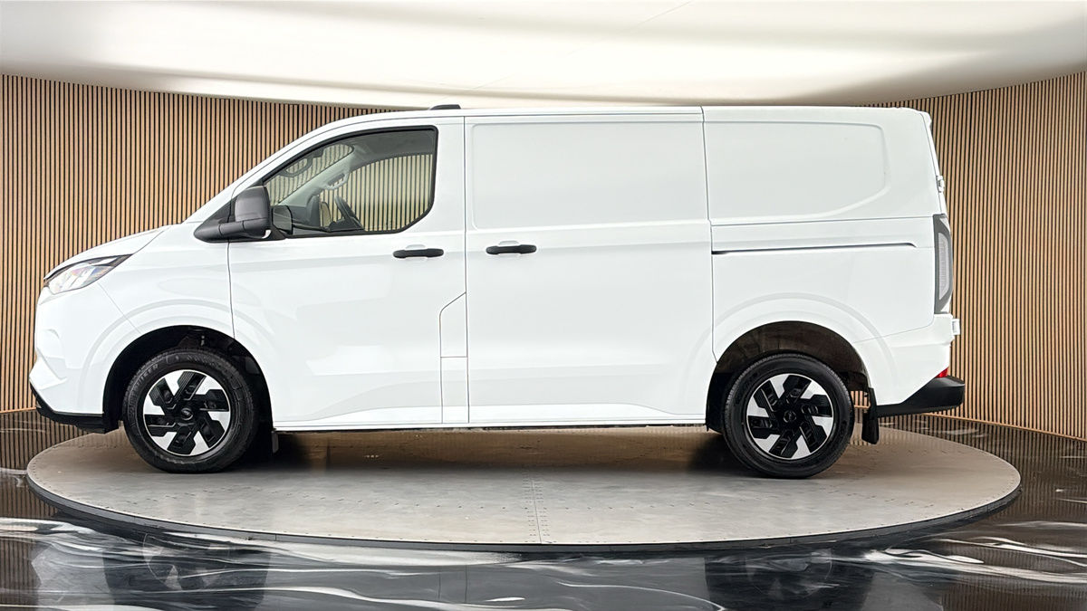 Ford Transit Custom Image 15