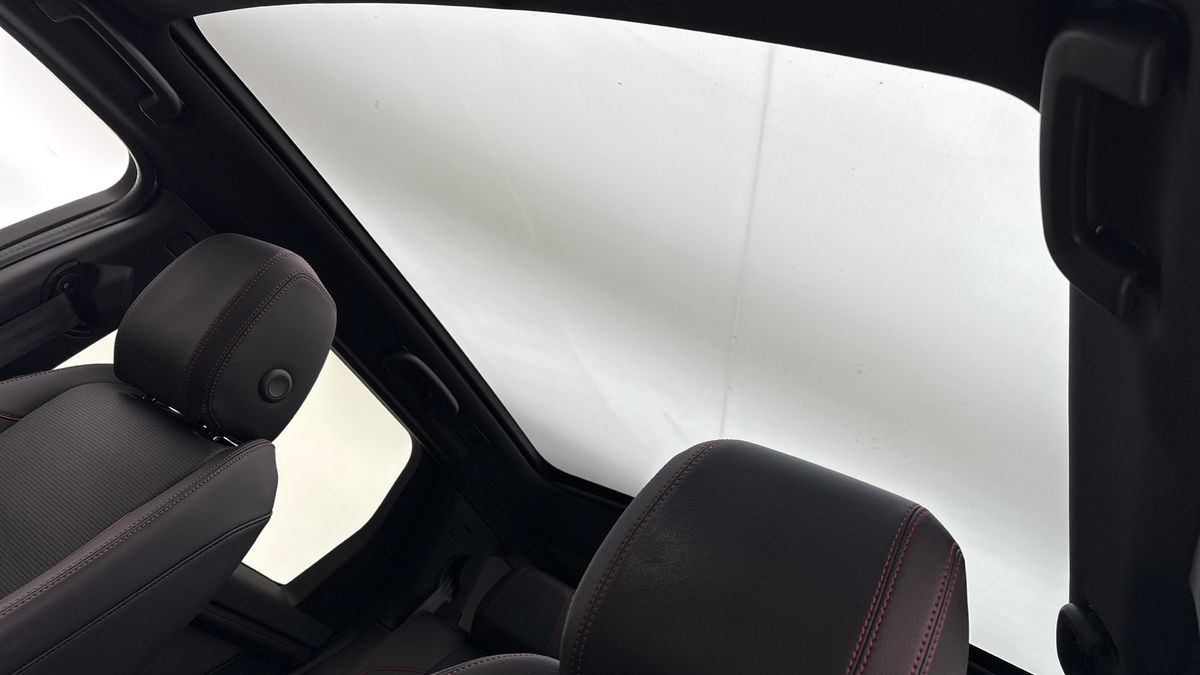 Land Rover Discovery Sport Image 6