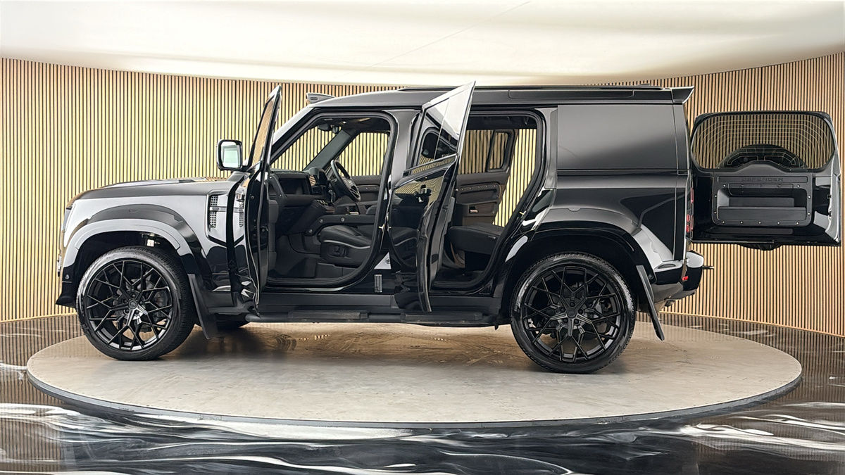More views of Land Rover Defender 110
