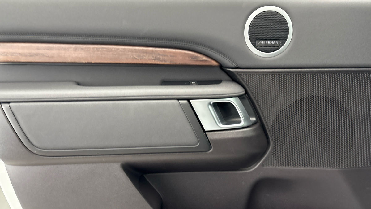 Land Rover Discovery Image 19