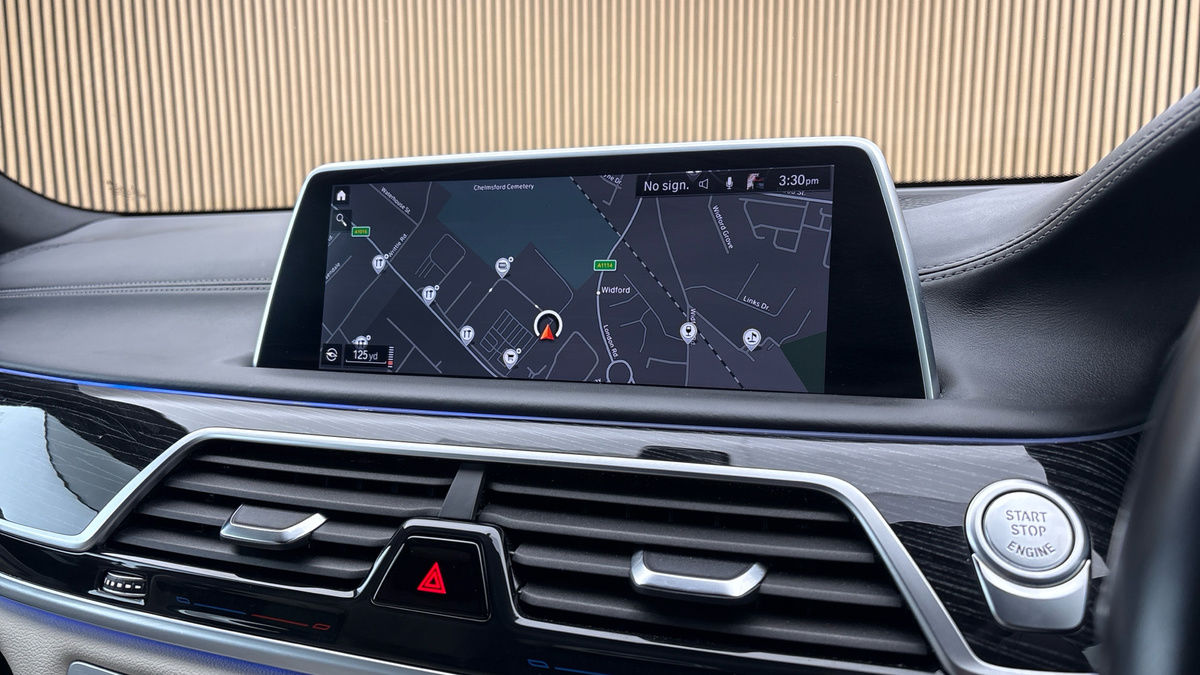 BMW 7 Series Image 17