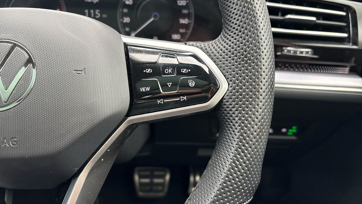 Volkswagen Touareg Image 14