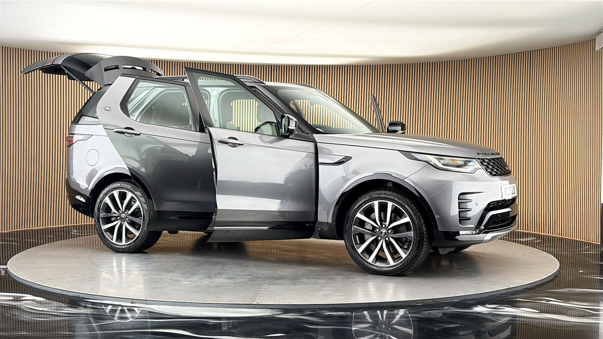 More views of Land Rover Discovery