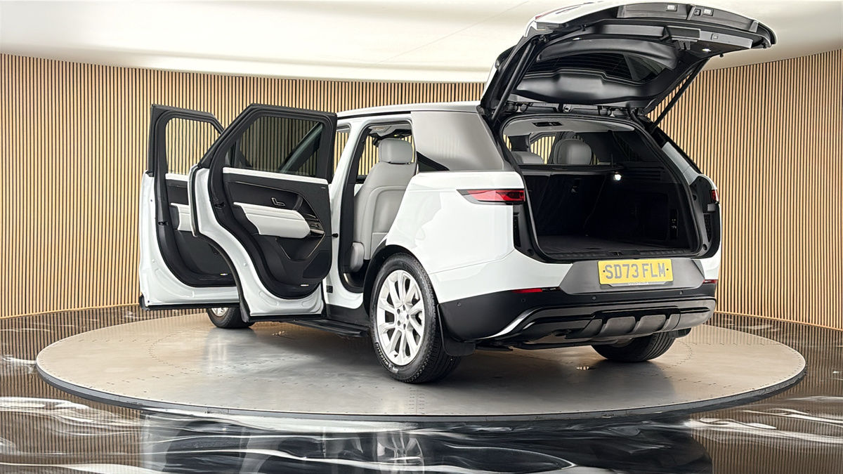 Land Rover Range Rover Sport Image 23