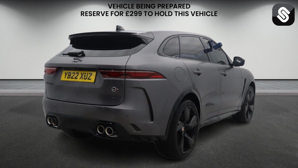 Jaguar F-PACE Image 4