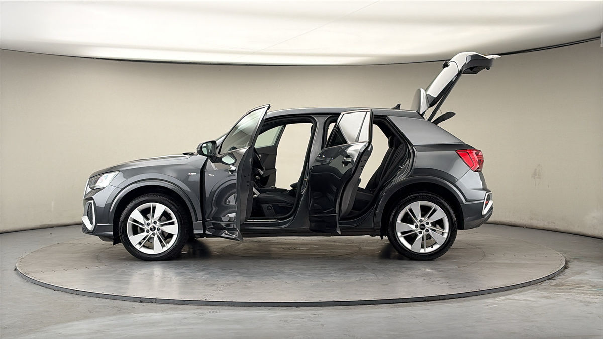 More views of Audi Q2