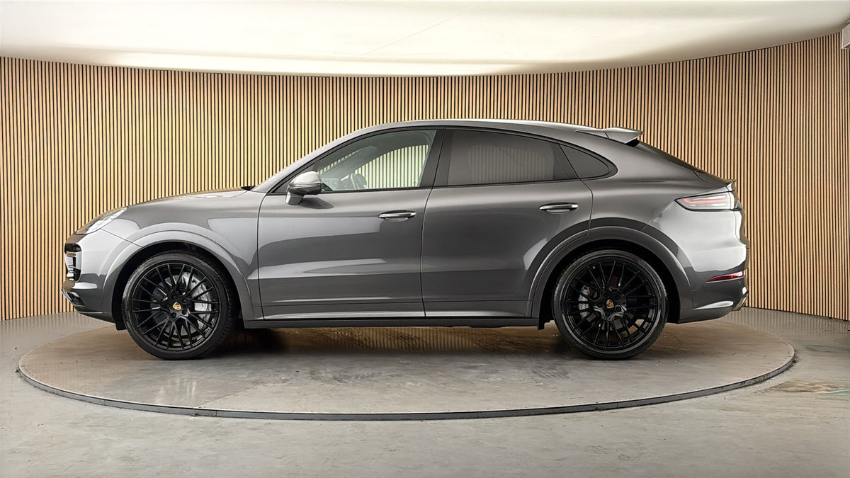 More views of Porsche Cayenne