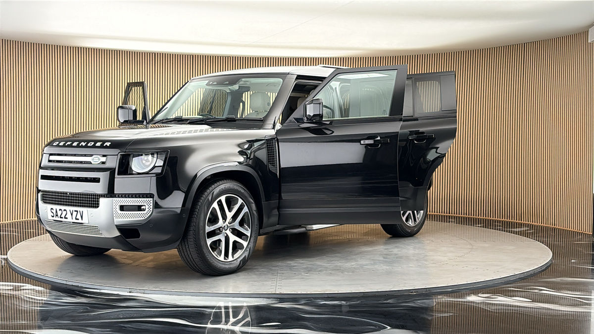 More views of Land Rover Defender 110