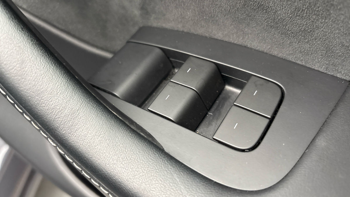 Tesla Model Y Image 25