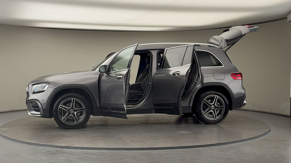 More views of Mercedes-Benz GLB