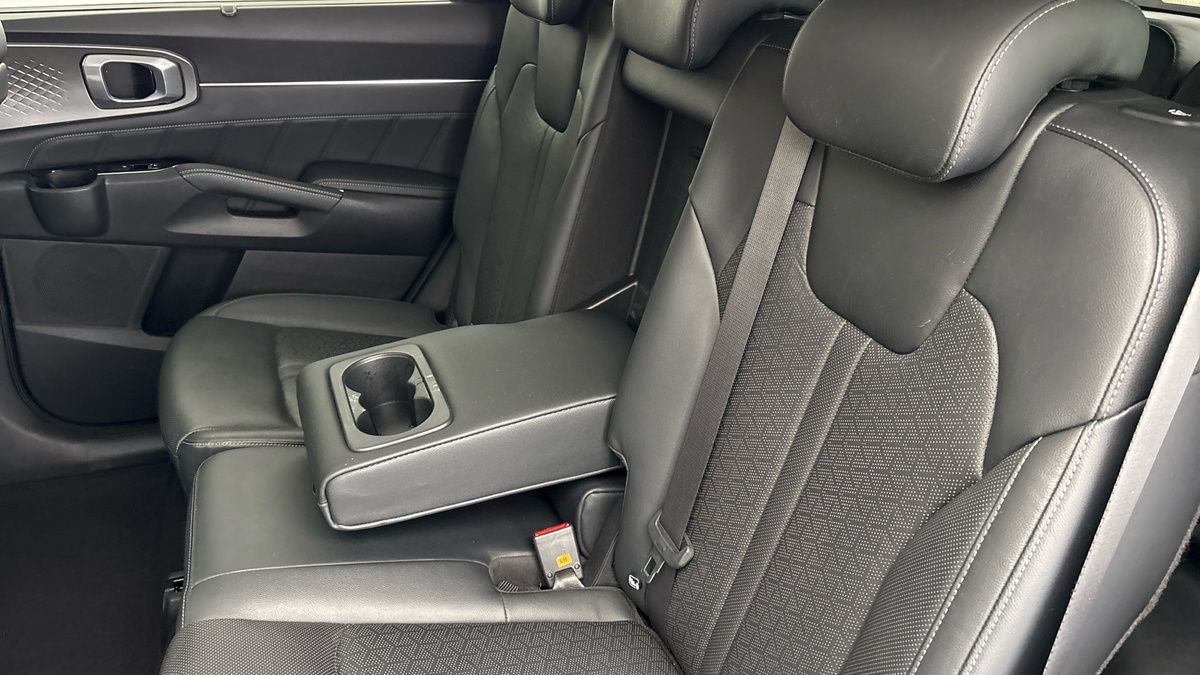 Kia Sorento Image 9